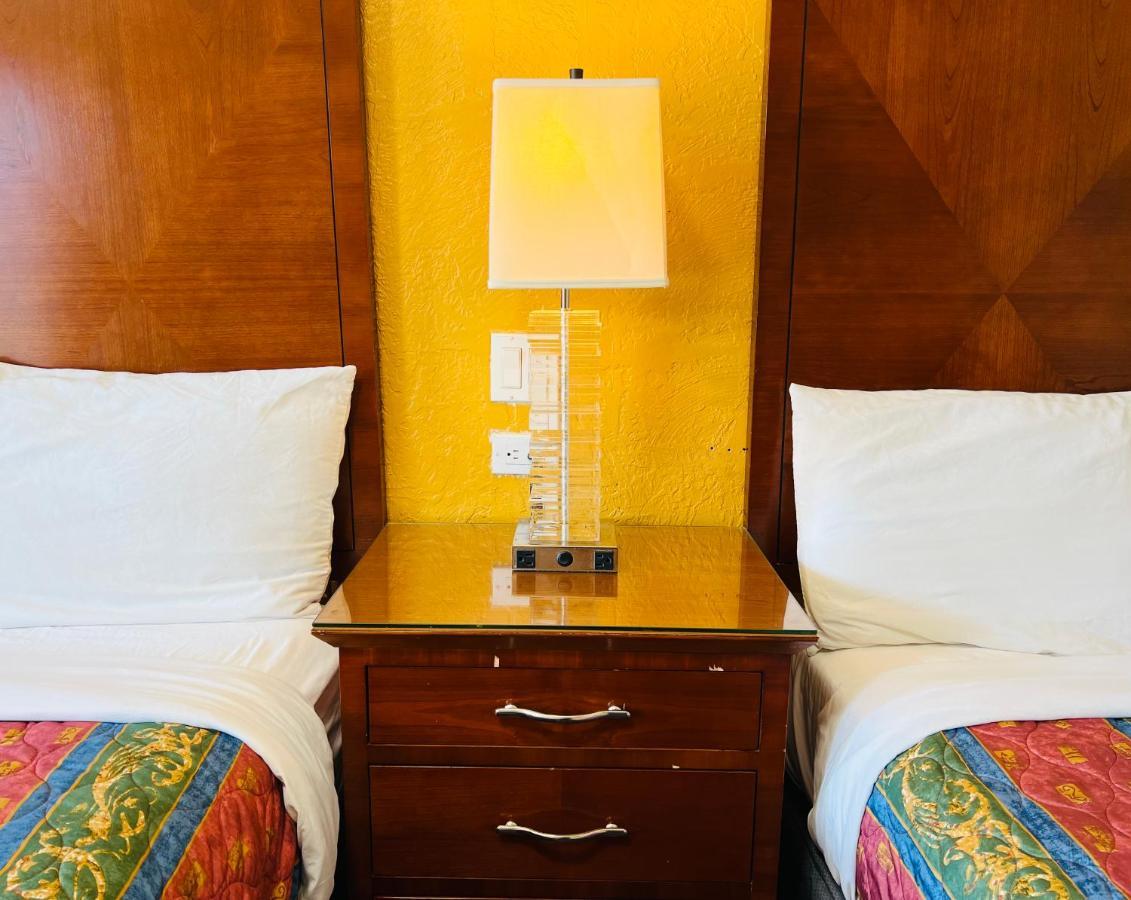 Relax Inn Lawton Bagian luar foto