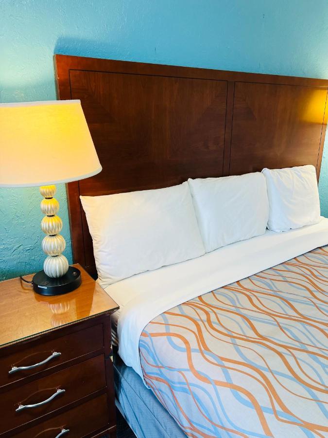Relax Inn Lawton Bagian luar foto